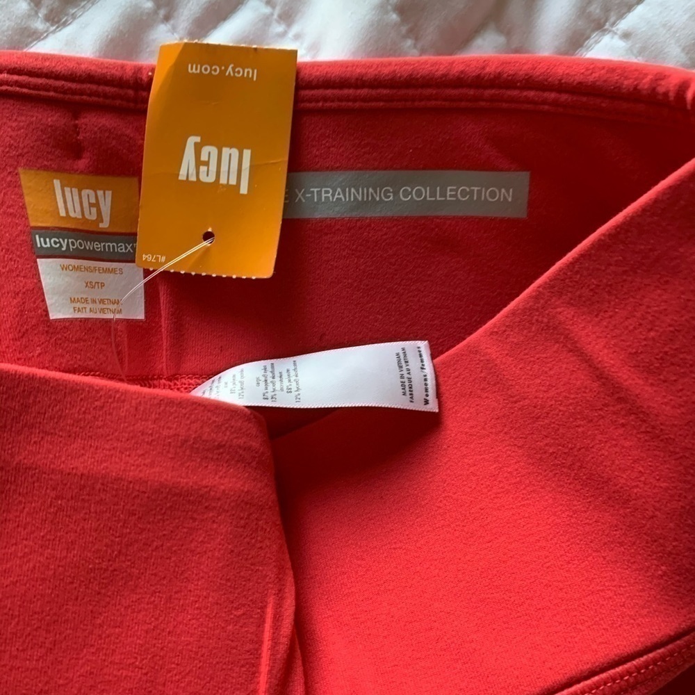 New - Lucy activewear- Capri - Picture 2 of 6